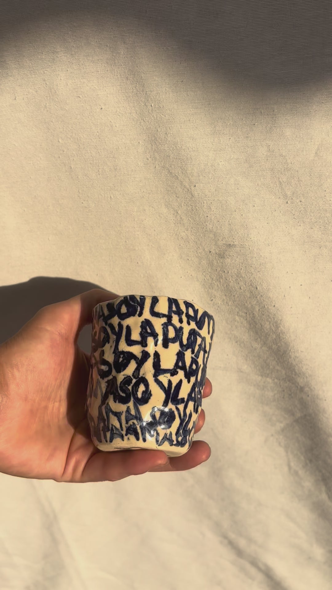 vaso 'soy la puta ama'